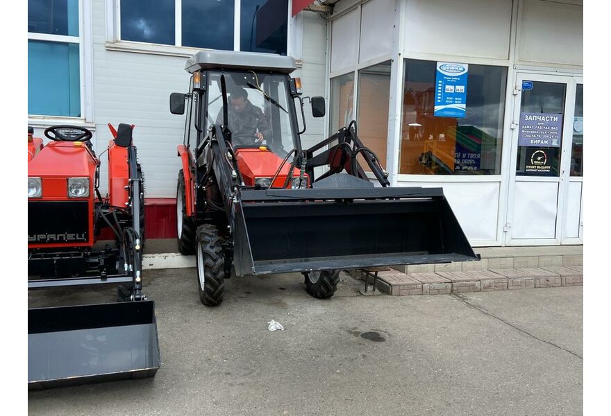 Минитрактор Уралец 254 с кабиной, изображение 2 от магазина ТД Уралец Минитрактор Уралец 254 с кабиной, изображение 2